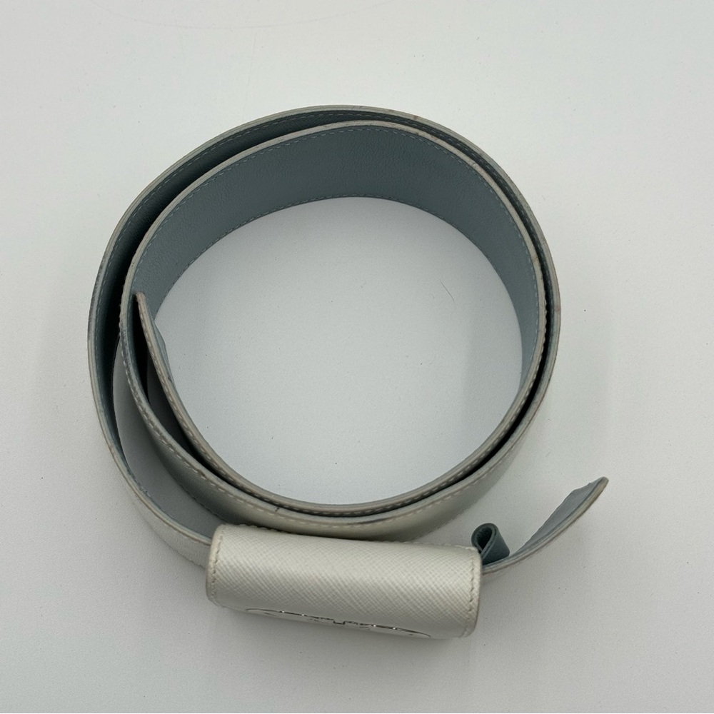 (SOLD) Salvatore Ferragamo Light Gray Fashion Belt (237132) Size 80 - Picture 2 of 12